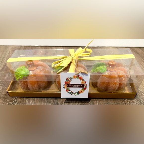 🍁 Super Cute Shimmering Pumpkin Candles- Set of 3- NIB - Picture 1 of 3